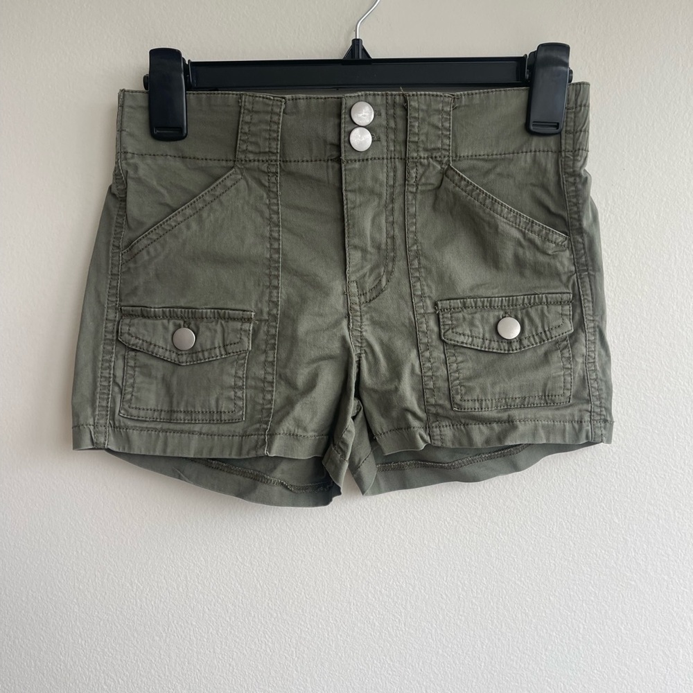 Harper & Ivy Green Cargo Shorts with Utility Pockets